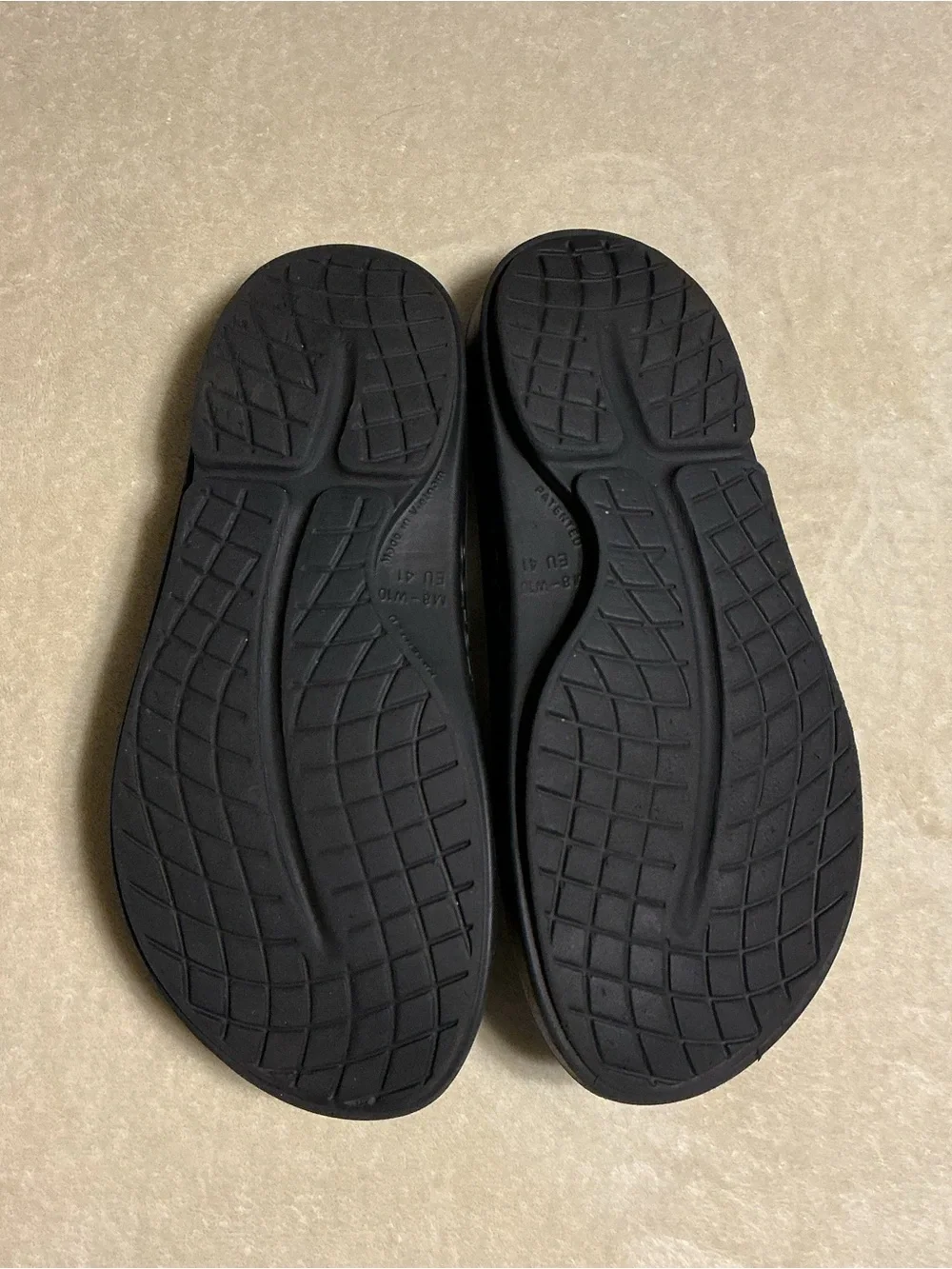OOFOS Black Men's Recovery Flip Flops